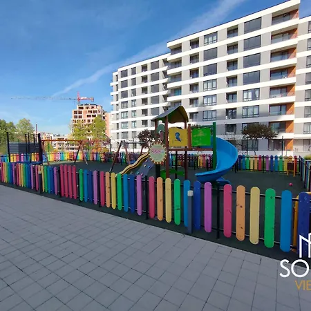 アパート View - By Metro, Kids Room, Huge Terrace, 2 Garages, Ps5, Playground, Bbq, 24h Security ソフィア