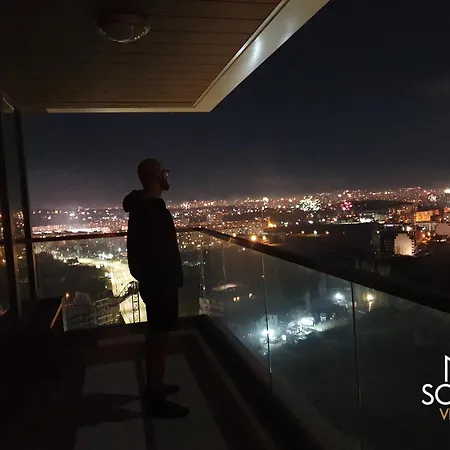 アパート View - By Metro, Kids Room, Huge Terrace, 2 Garages, Ps5, Playground, Bbq, 24h Security ソフィア