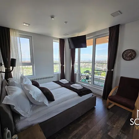 アパート View - By Metro, Kids Room, Huge Terrace, 2 Garages, Ps5, Playground, Bbq, 24h Security ソフィア