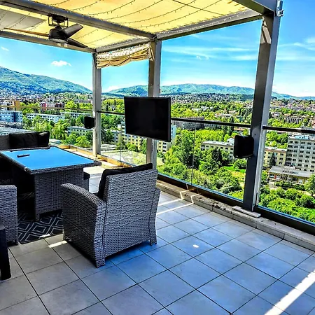 アパート View - By Metro, Kids Room, Huge Terrace, 2 Garages, Ps5, Playground, Bbq, 24h Security ソフィア