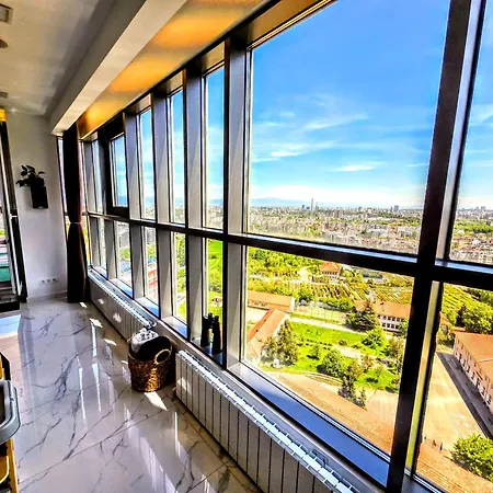 アパート View - By Metro, Kids Room, Huge Terrace, 2 Garages, Ps5, Playground, Bbq, 24h Security ソフィア